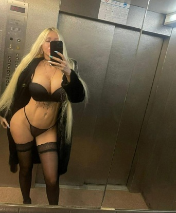 В Москве живу уже несколько лет и знаю все его уголки. У меня есть фото, которые позволят тебе сразу оценить мою красоту. Я предоставляю широкий спектр услуг, в том числе массаж, стриптиз и многое другое. Мои клиенты всегда остаются довольными и рады вернуться ко мне снова. Давай сделаем твои самые сокровенные мечты реальностью! 💋 2368, 32 года